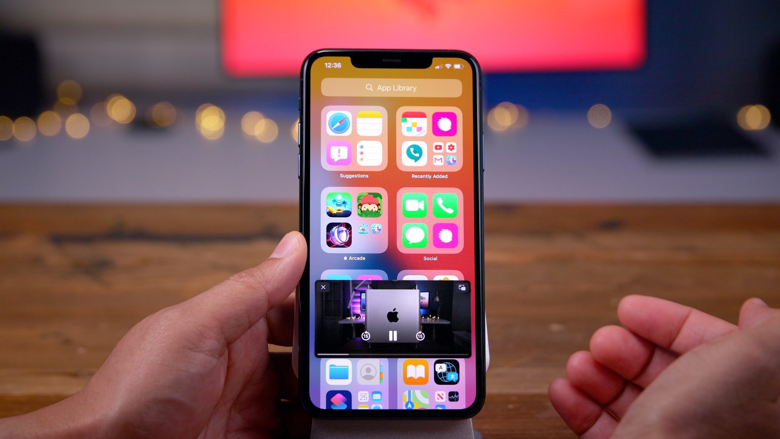 iOS 14 Features Picture in Picture